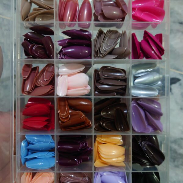 576 pieces of artificial nails box (oval shape) with glue